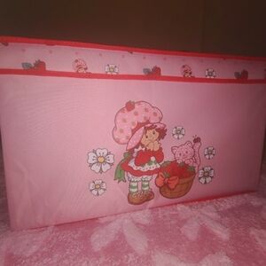 Strawberry Shortcake Storage Trunk 🍓